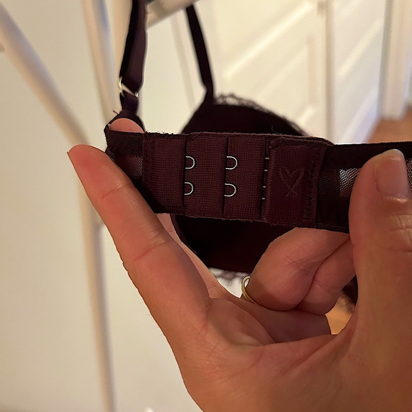 Victoria’s Secret Lace Bra - Picture 2 of 3